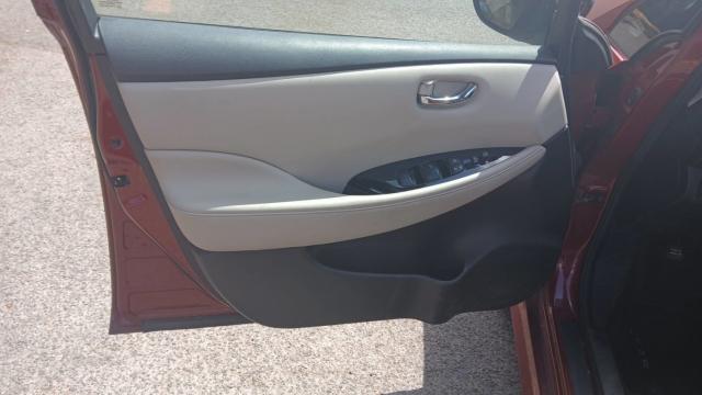 Nissan Leaf image 2