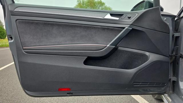 Volkswagen Golf image 6