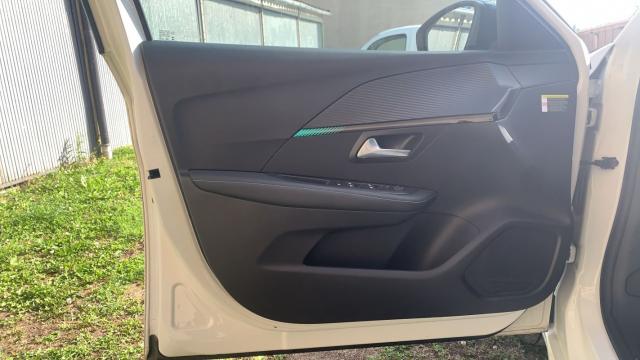 Peugeot 208 image 9