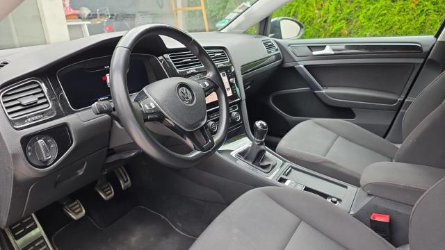 Volkswagen Golf image 2
