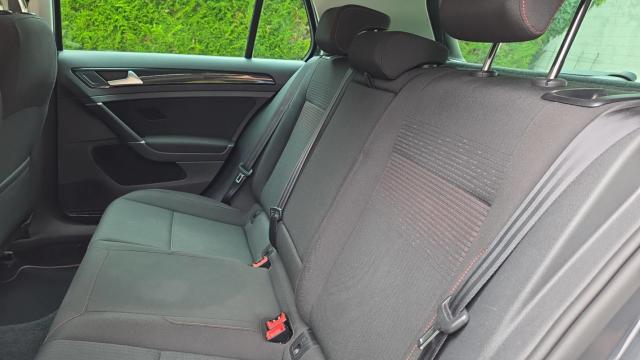 Volkswagen Golf image 4