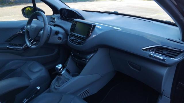 Peugeot 208 image 5