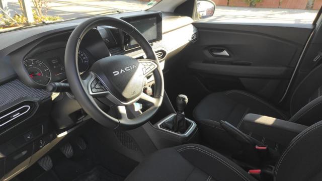 Dacia Sandero image 2