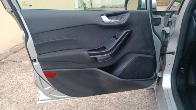 Ford Fiesta image 8