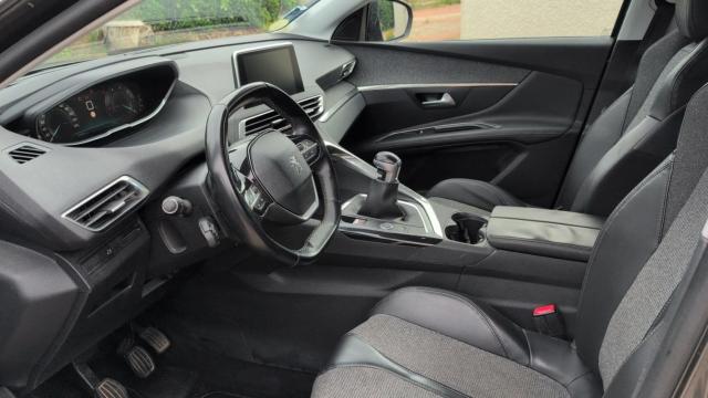 Peugeot 3008 image 3