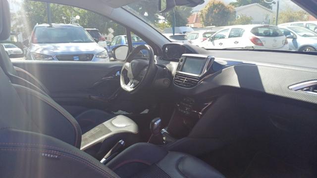 Peugeot 208 image 6