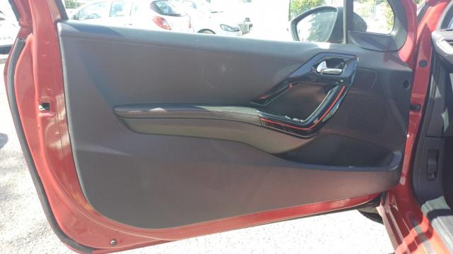 Peugeot 208 image 8
