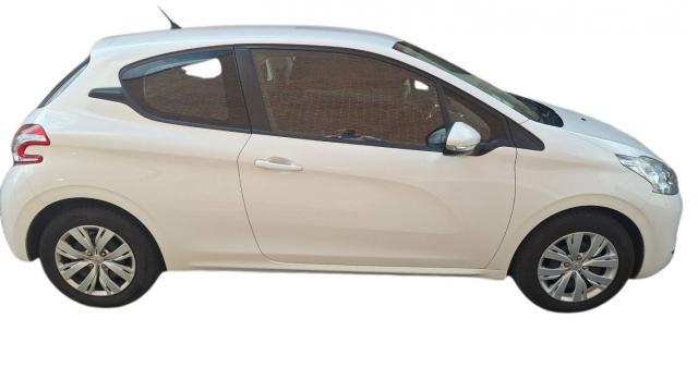 Peugeot 208 image 5