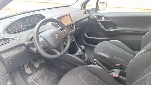 Peugeot 208 image 4
