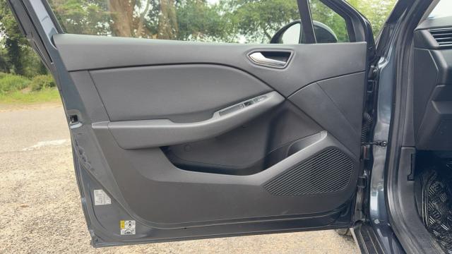 Renault Clio image 6