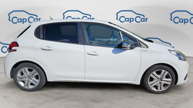 Peugeot 208 image 9