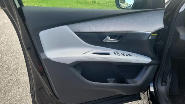 Peugeot 5008 image 8