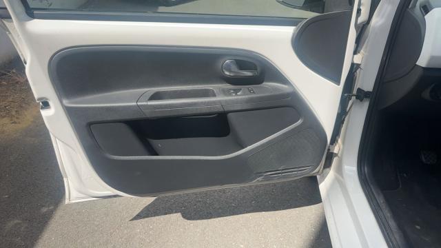 Volkswagen Up! image 3