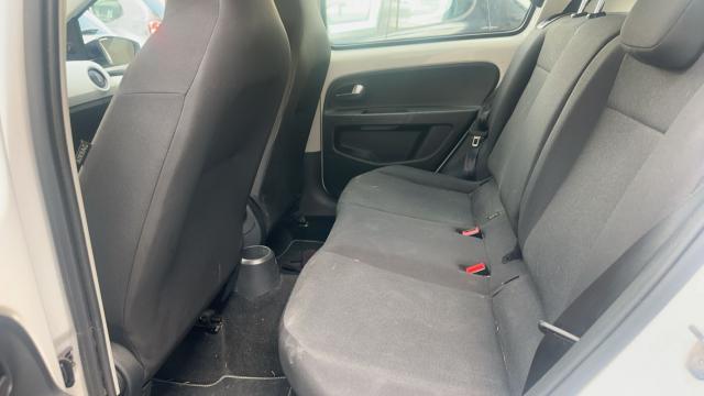 Volkswagen Up! image 5