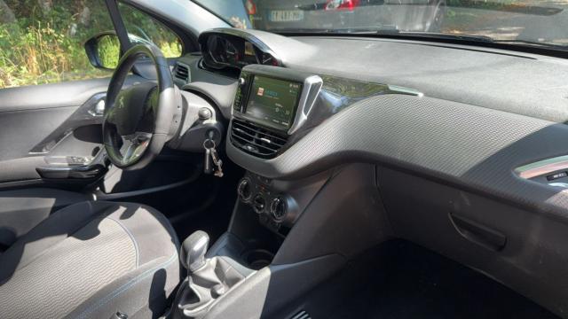 Peugeot 208 image 2