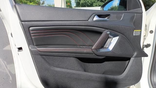 Peugeot 308 image 1