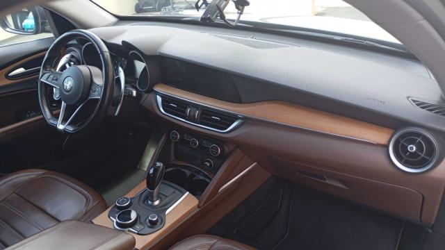 Alfa Romeo Stelvio image 8
