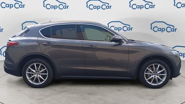 Alfa Romeo Stelvio image 2