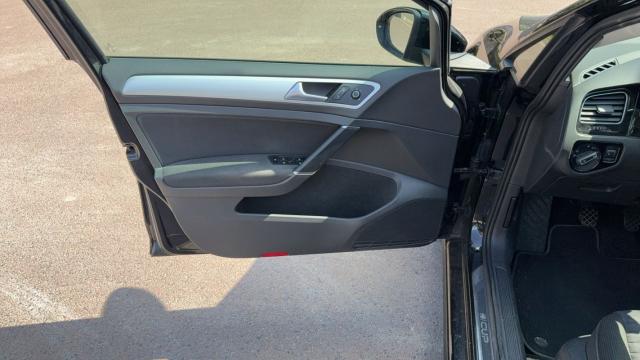 Volkswagen Golf image 6