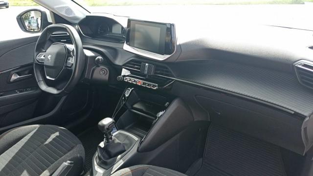 Peugeot 208 image 7