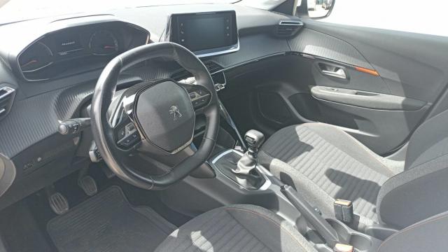 Peugeot 208 image 8