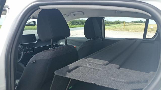 Peugeot 208 image 1