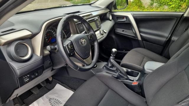 Toyota Rav4 image 2