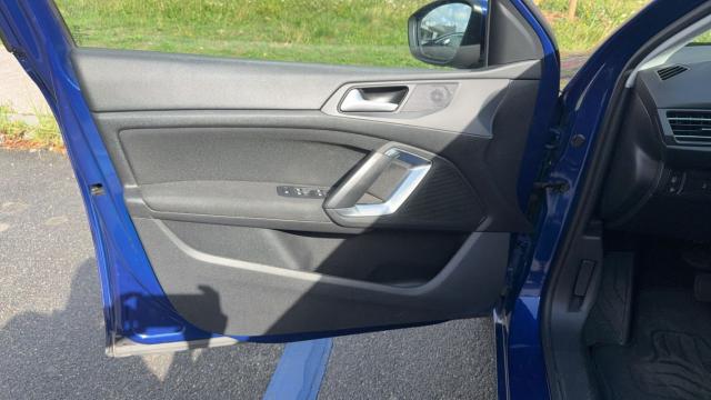 Peugeot 308 image 2