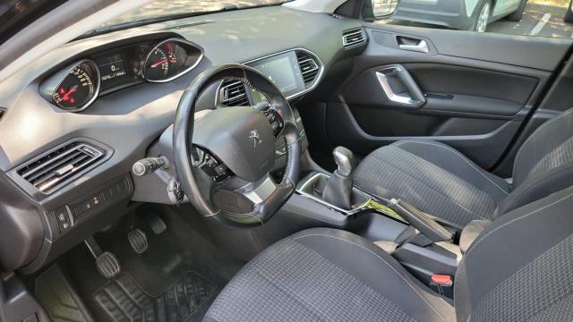 Peugeot 308 image 9