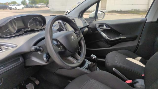 Peugeot 208 image 3