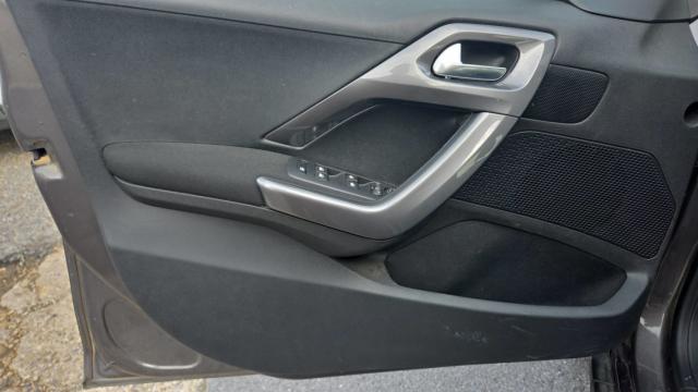 Peugeot 2008 image 4