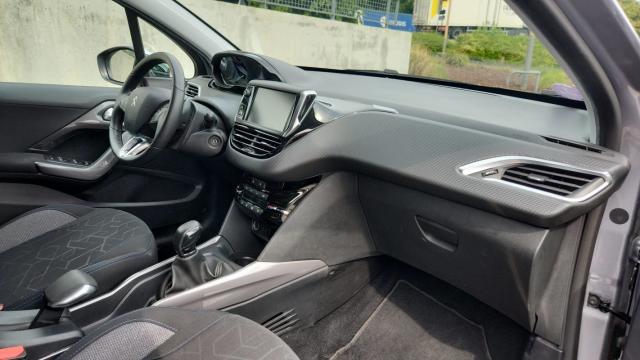 Peugeot 2008 image 3