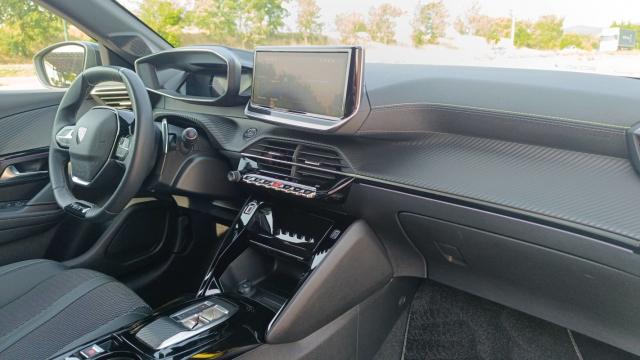 Peugeot 208 image 9
