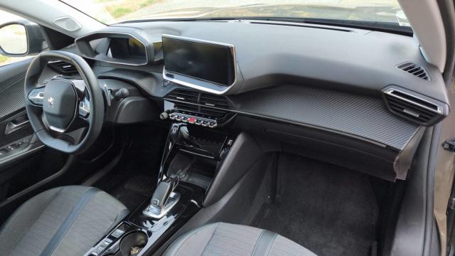 Peugeot 2008 image 2