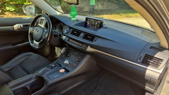 Lexus Ct 200h image 6