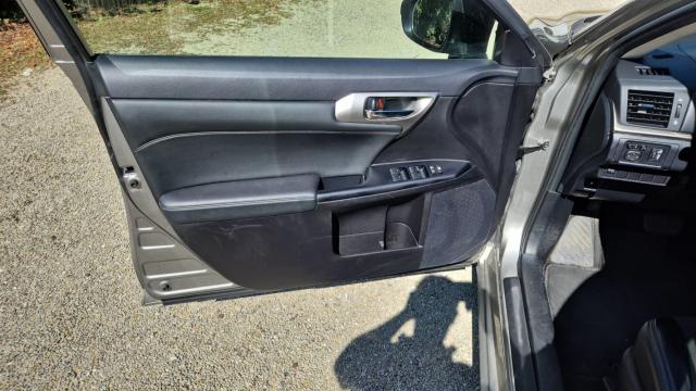 Lexus Ct 200h image 1