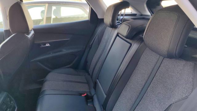 Peugeot 3008 image 2