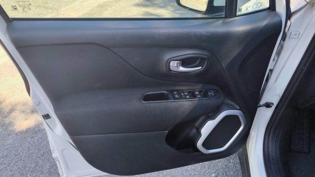 Jeep Renegade image 3