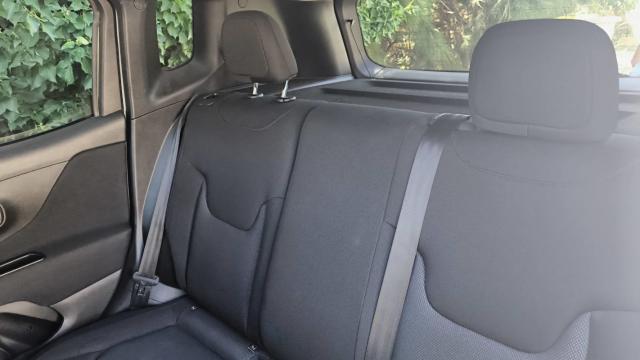 Jeep Renegade image 5