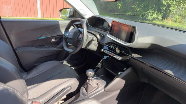 Peugeot 2008 image 2