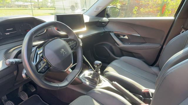 Peugeot 2008 image 9