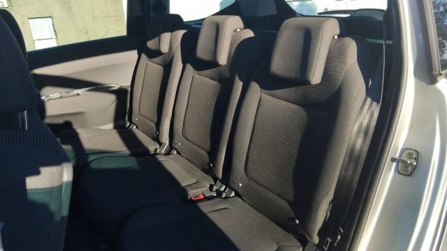 Peugeot 5008 image 2