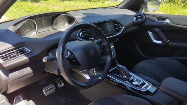 Peugeot 308 image 1