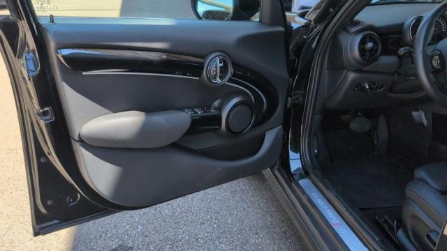 Mini Cooper S image 8