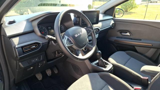 Dacia Jogger image 1