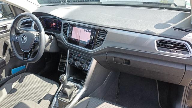 Volkswagen T-Roc image 9