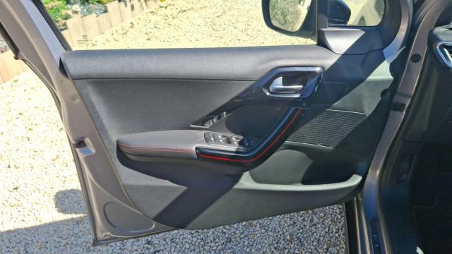 Peugeot 2008 image 4