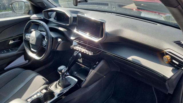 Peugeot 2008 image 3