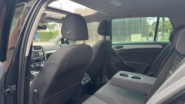 Volkswagen Golf image 9