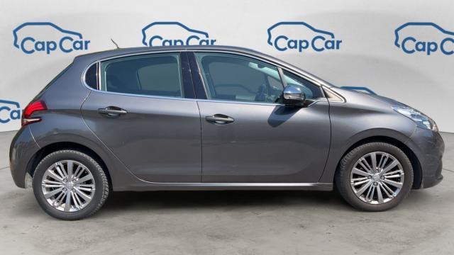 Peugeot 208 image 8